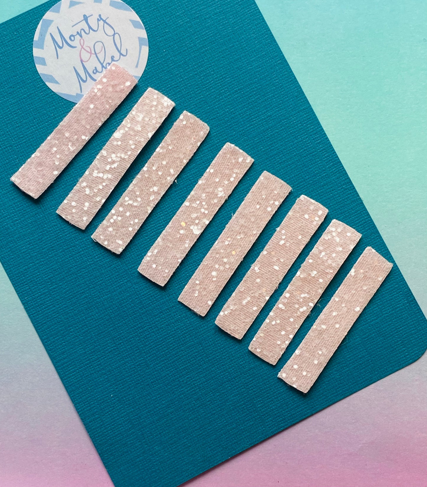 Sale: Pale Pink Glitter Plain Fringe Clip