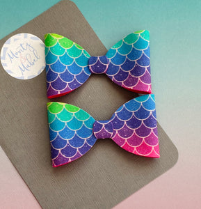 Sale: Rainbow Mermaid Scales Small Classic Bow