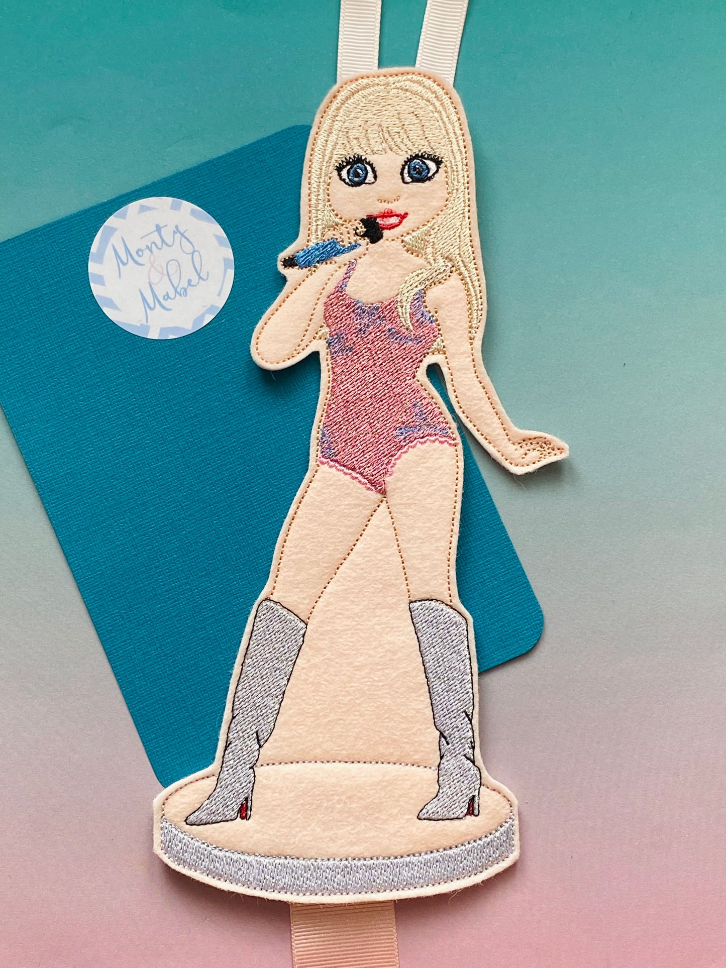 Sale: Popstar Holder (1 Hanging Ribbon)