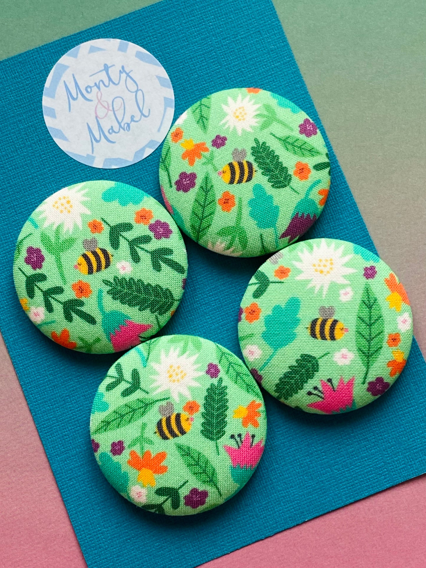 Sale: Bee Large Bobble (Single)