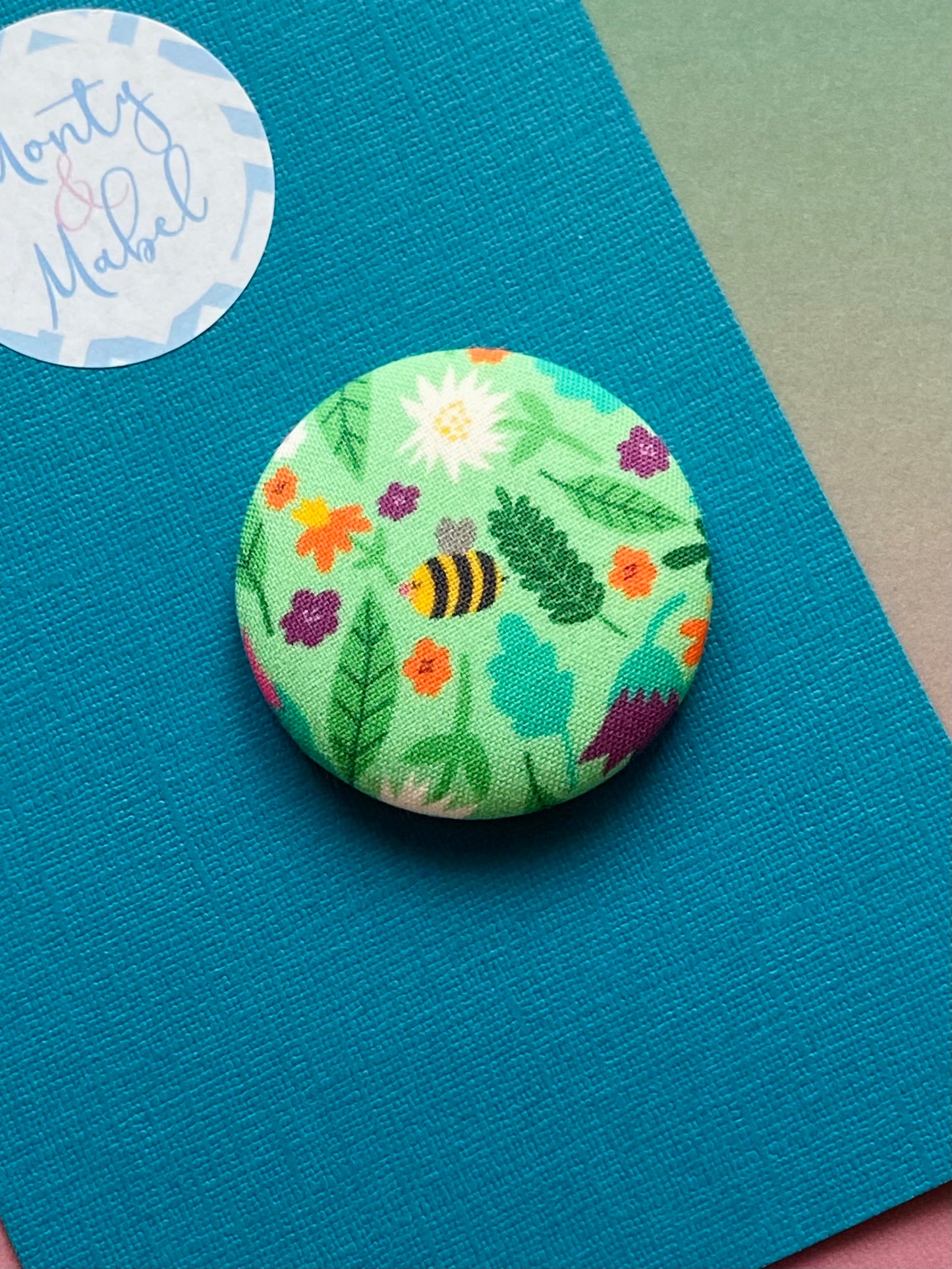 Sale: Bee Large Bobble (Single)