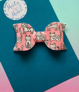 Sale: Pink Cats Medium Bow