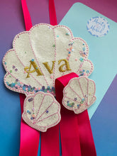 Sale: Holder embroidered with the name Ava