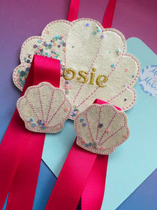 Sale: Holder embroidered with the name ‘Rosie’