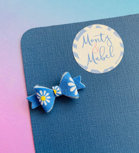 Sale: Blue Daisy Diddy Bow Fringe Clip