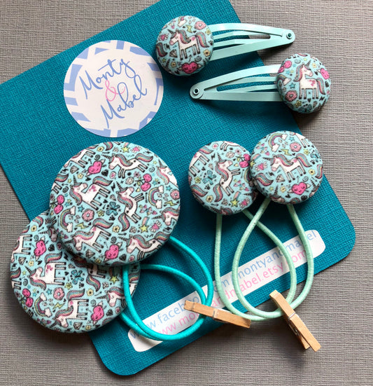Turquoise Unicorns & Hearts