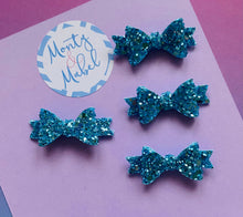 Sale: Turquoise Glitter Diddy Bow Fringe Clip