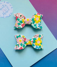 Sale: Boden Floral SS22 Small Bow